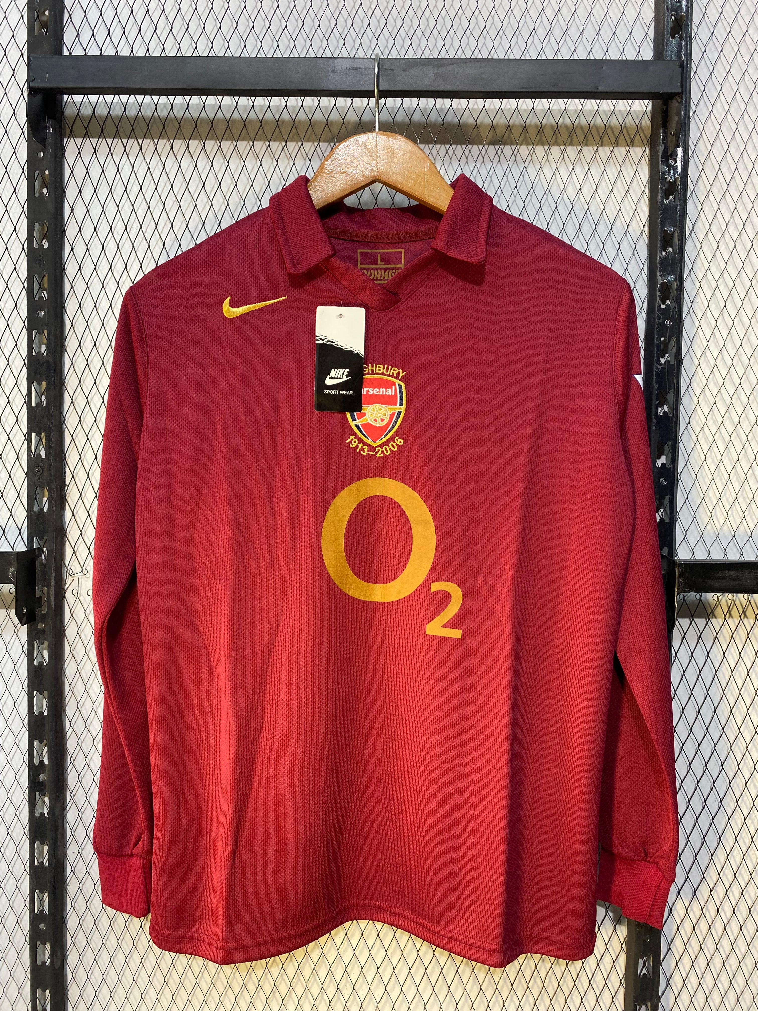 Arsenal 2005-06 Home Kit