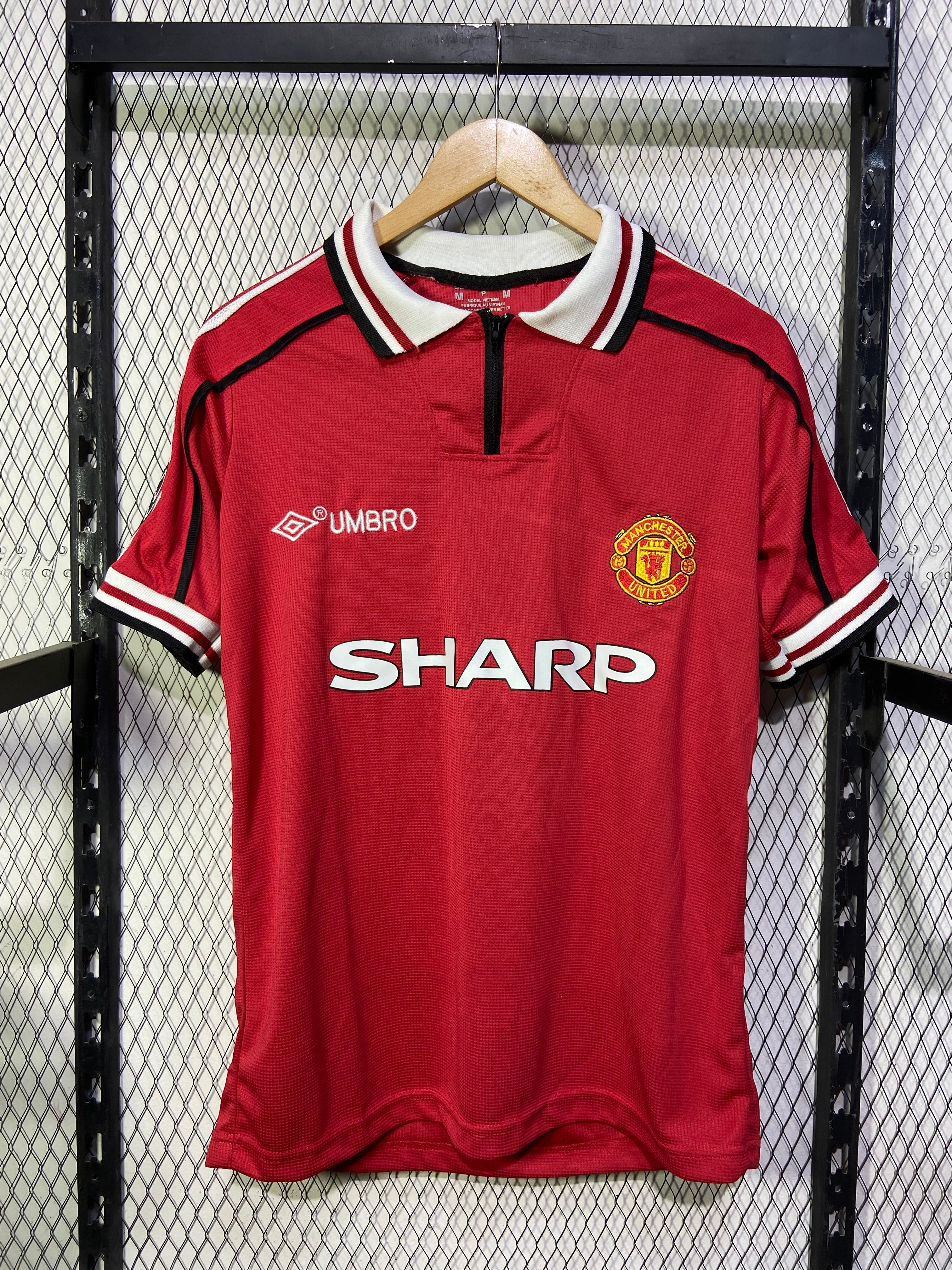 Manchester United 1998 Home Kit