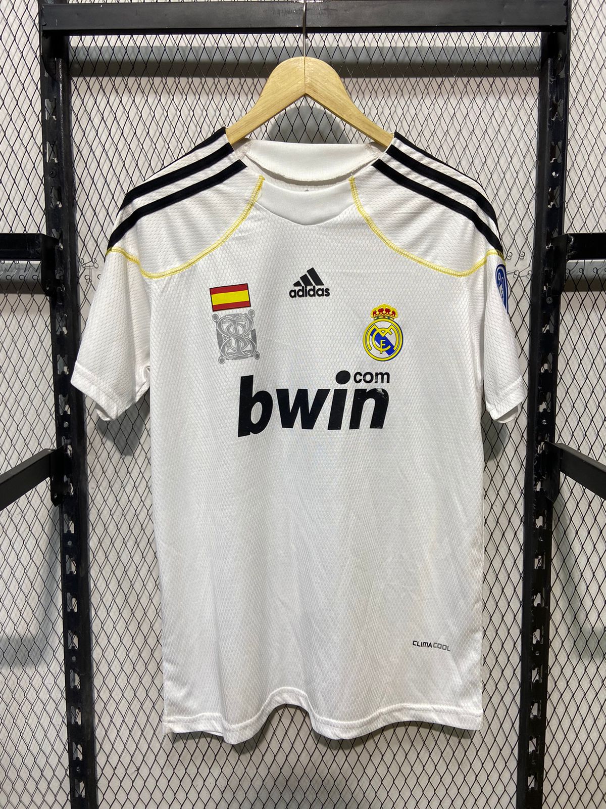 Real Madrid 2009-10 Home Kit